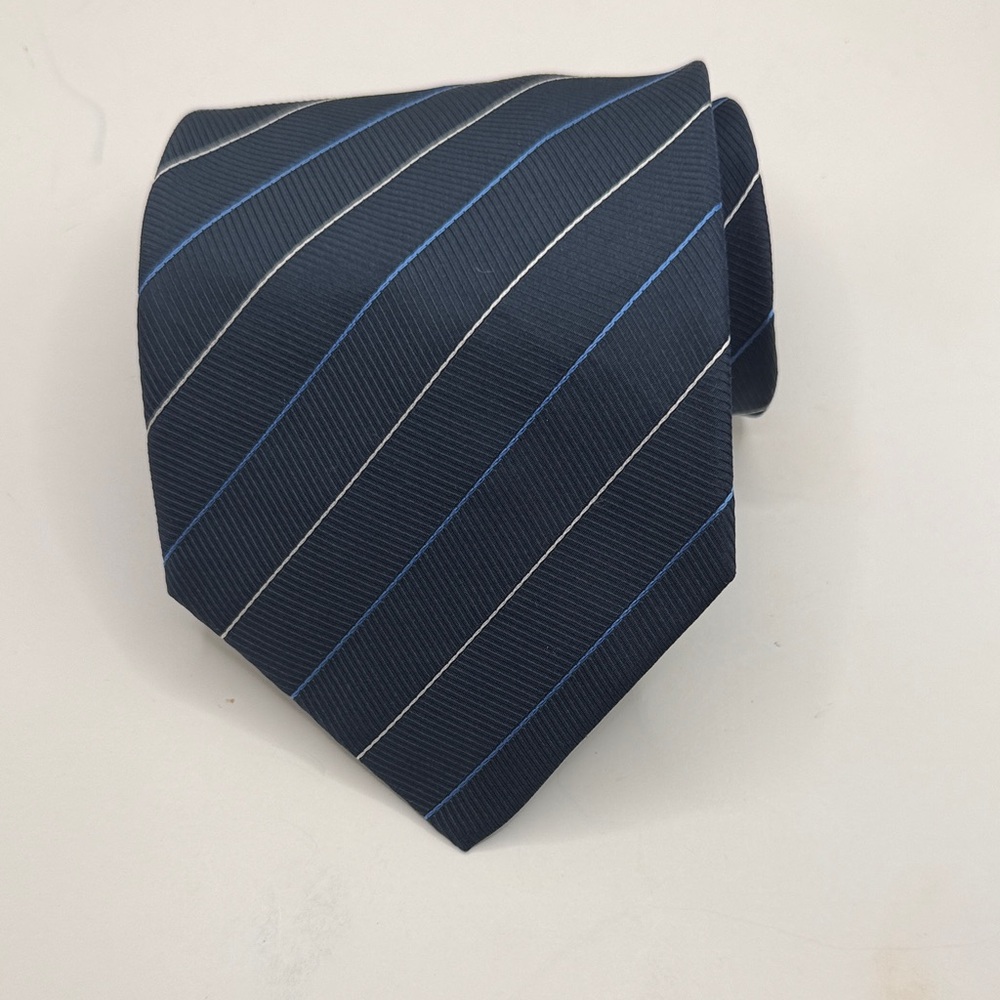 Brioni Mens Tie Dark Blue Tie with Light Blue and White Stripes 57.6”‎ X 4.2”